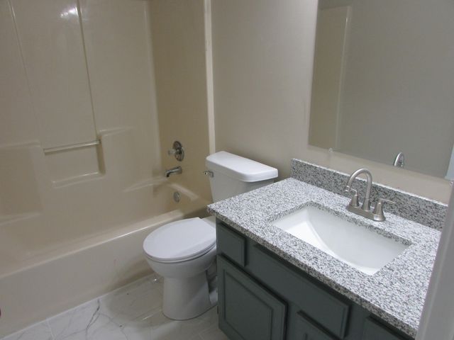 111 E Daleview Circle, Nixa, MO 65714