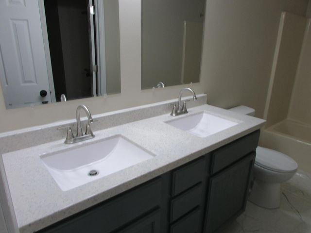 111 E Daleview Circle, Nixa, MO 65714