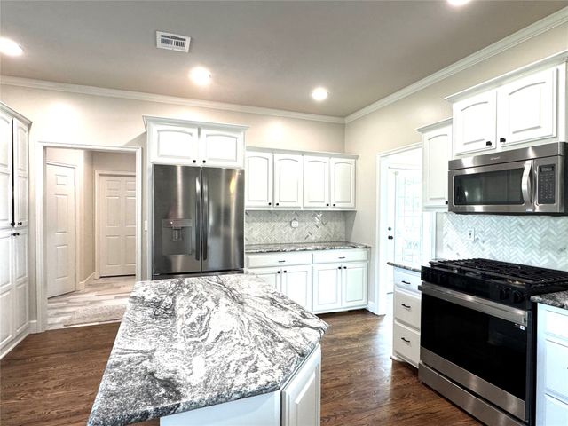 7060 E 149th Place N, Collinsville, OK 74021