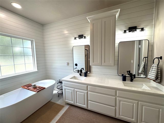 7060 E 149th Place N, Collinsville, OK 74021