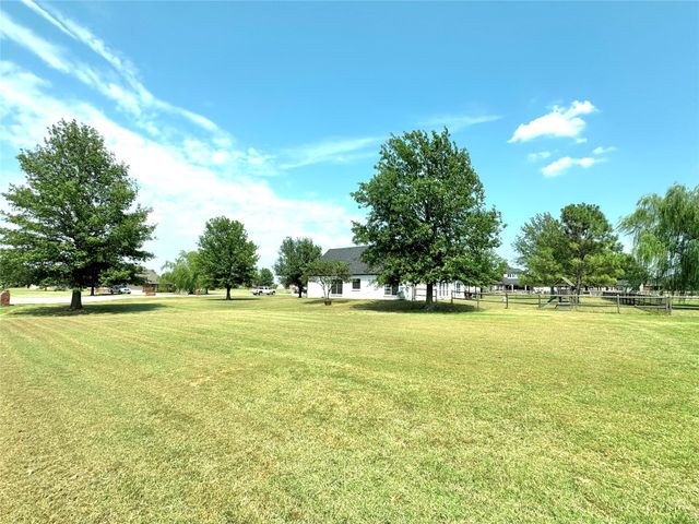 7060 E 149th Place N, Collinsville, OK 74021