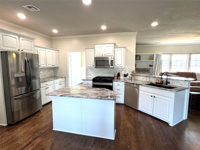 7060 E 149th Place N, Collinsville, OK 74021