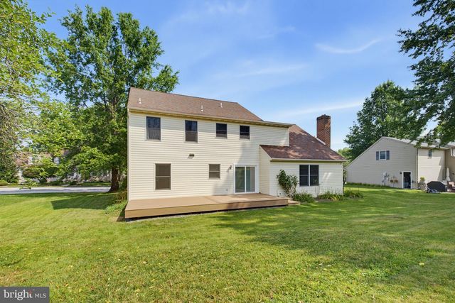 2822 RIDINGS WAY, York, PA 17408