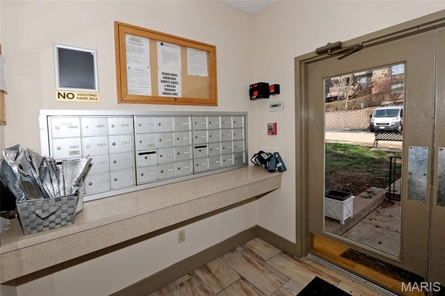 1033 Wilton Royal Drive 209, Creve Coeur, MO 63146