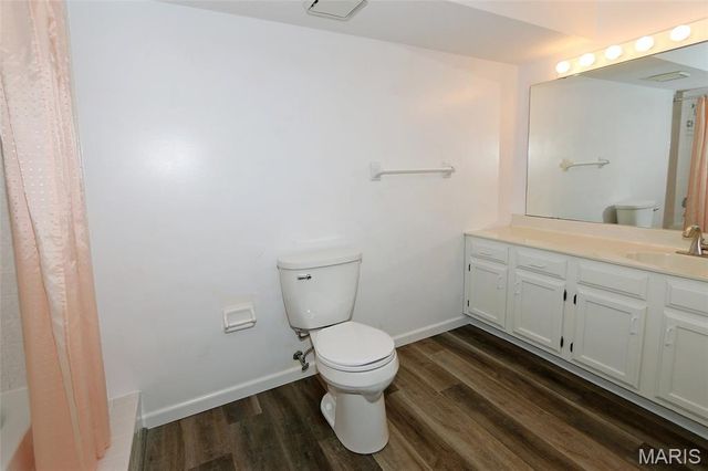 1033 Wilton Royal Drive 209, Creve Coeur, MO 63146