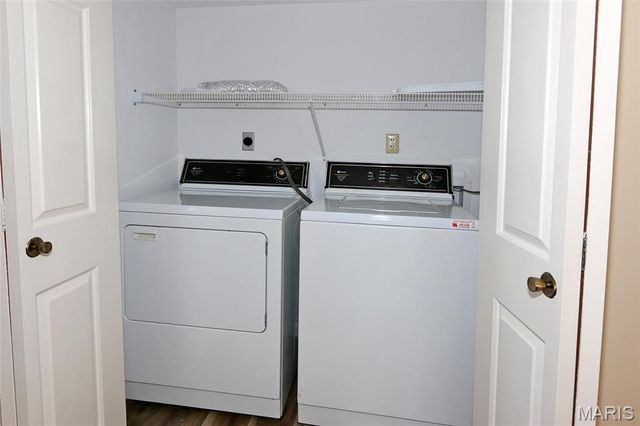 1033 Wilton Royal Drive 209, Creve Coeur, MO 63146