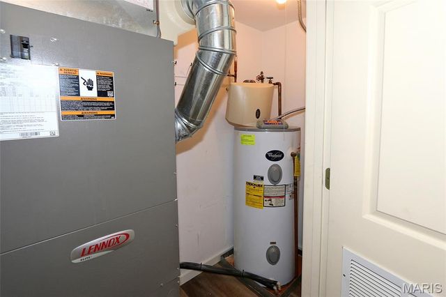 1033 Wilton Royal Drive 209, Creve Coeur, MO 63146