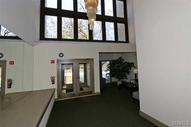 1033 Wilton Royal Drive 209, Creve Coeur, MO 63146