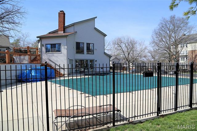 1033 Wilton Royal Drive 209, Creve Coeur, MO 63146