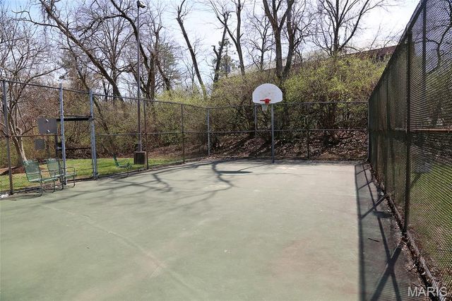 1033 Wilton Royal Drive 209, Creve Coeur, MO 63146