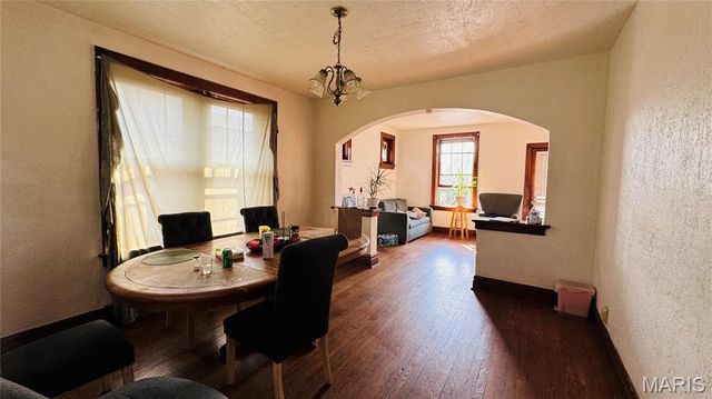 4054 S Spring Avenue, St Louis, MO 63116
