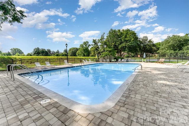 7026 Quail Hill Road, Charlotte, NC 28210