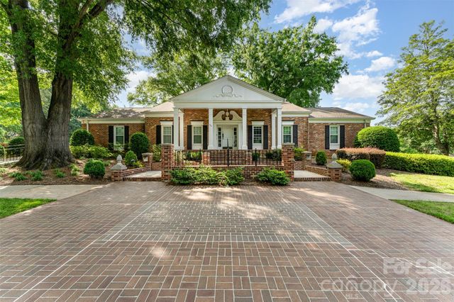 7026 Quail Hill Road, Charlotte, NC 28210