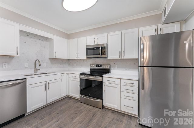 7026 Quail Hill Road, Charlotte, NC 28210