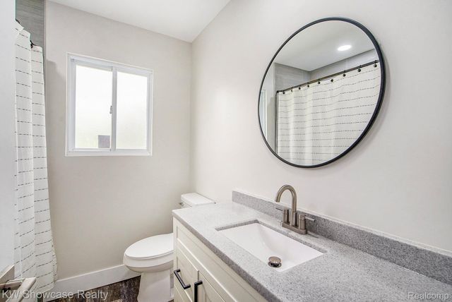 1701 MARYLESTONE Drive, West Bloomfield Charter Township, MI 48324