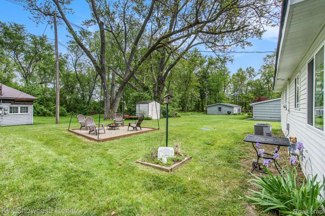 1701 MARYLESTONE Drive, West Bloomfield Charter Township, MI 48324