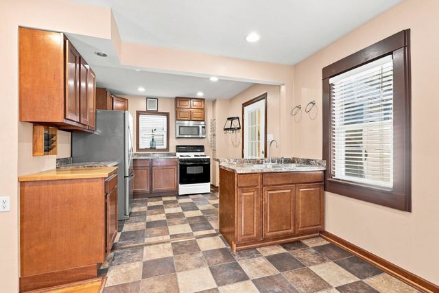 4429 16th Avenue, Rock Island, IL 61201