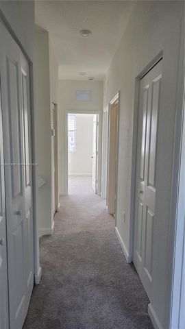 713 SE 13th St Cir, Homestead, FL 33034