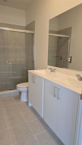 713 SE 13th St Cir, Homestead, FL 33034