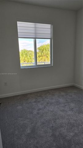 713 SE 13th St Cir, Homestead, FL 33034