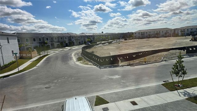 713 SE 13th St Cir, Homestead, FL 33034