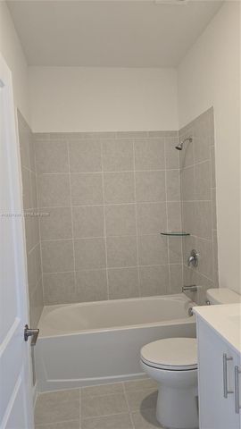 713 SE 13th St Cir, Homestead, FL 33034