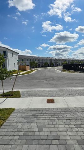 713 SE 13th St Cir, Homestead, FL 33034