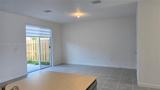 713 SE 13th St Cir, Homestead, FL 33034