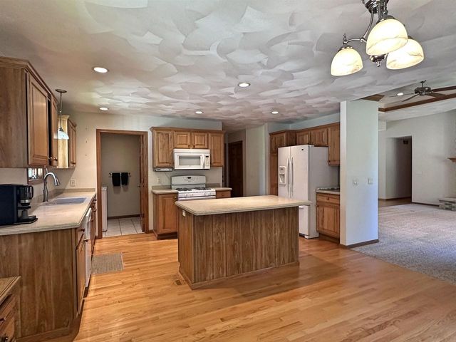 3511 Candlewood Drive, Janesville, WI 53546