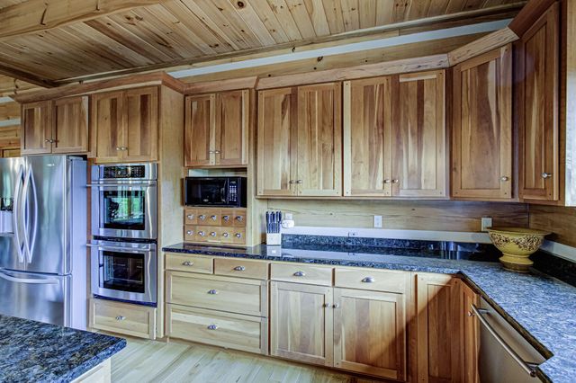 625 Cane Creek Mountain Road, Tellico Plains, TN 37385
