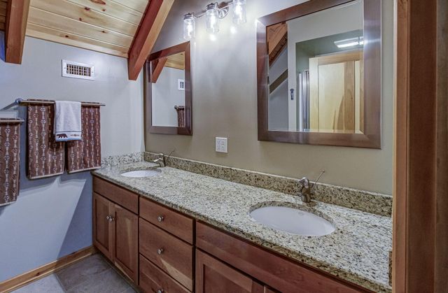 625 Cane Creek Mountain Road, Tellico Plains, TN 37385