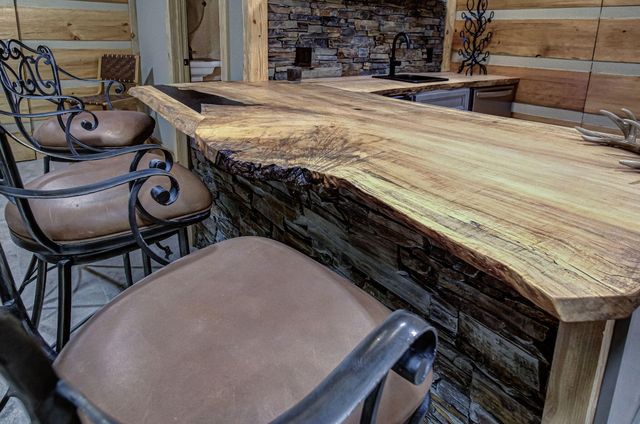 625 Cane Creek Mountain Road, Tellico Plains, TN 37385
