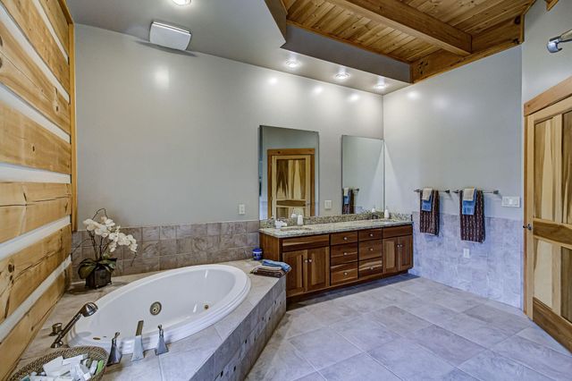 625 Cane Creek Mountain Road, Tellico Plains, TN 37385