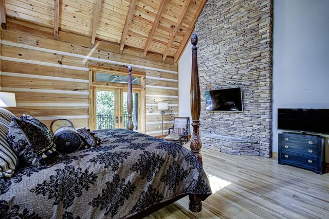 625 Cane Creek Mountain Road, Tellico Plains, TN 37385