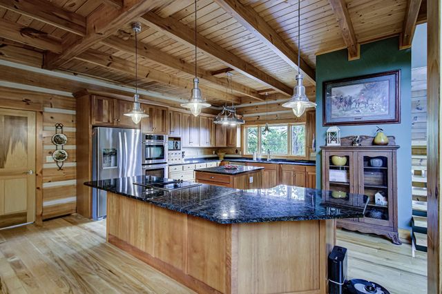 625 Cane Creek Mountain Road, Tellico Plains, TN 37385