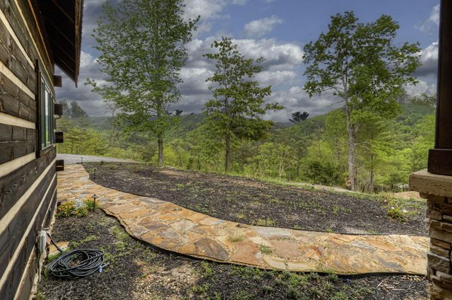 625 Cane Creek Mountain Road, Tellico Plains, TN 37385