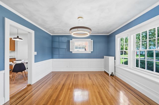 30 Chatham Rd, Longmeadow, MA 01106