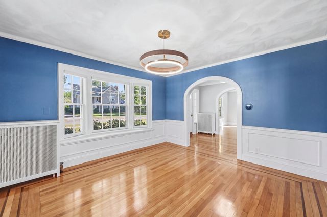 30 Chatham Rd, Longmeadow, MA 01106