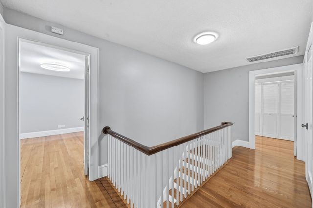 30 Chatham Rd, Longmeadow, MA 01106