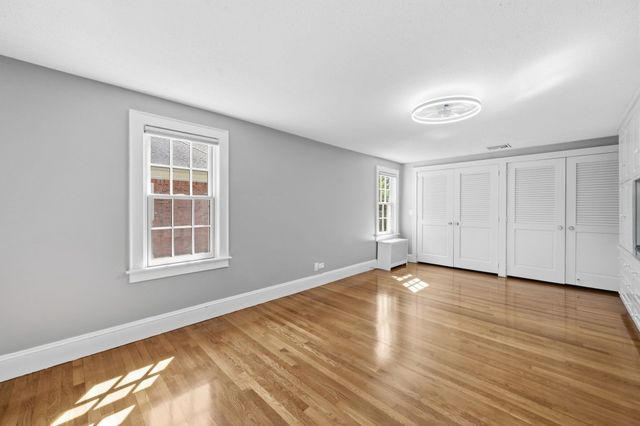 30 Chatham Rd, Longmeadow, MA 01106