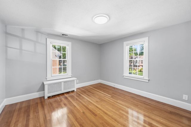 30 Chatham Rd, Longmeadow, MA 01106