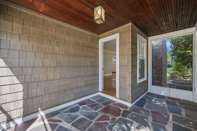 30 Chatham Rd, Longmeadow, MA 01106