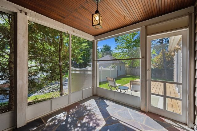 30 Chatham Rd, Longmeadow, MA 01106