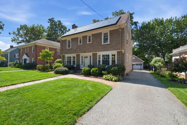 30 Chatham Rd, Longmeadow, MA 01106