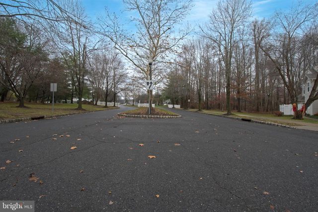 511 MOWAT CIR, Hamilton, NJ 08690