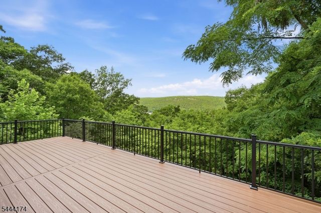 8 McKinley, Greenwood Lake, NY 10925