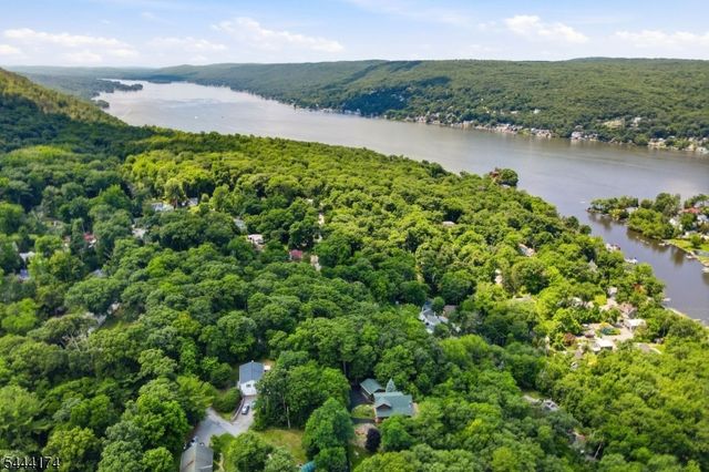 8 McKinley, Greenwood Lake, NY 10925