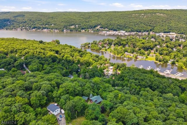8 McKinley, Greenwood Lake, NY 10925