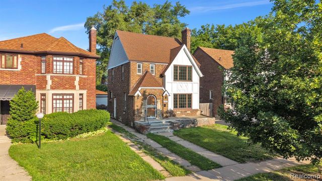 18961 Pennington Drive, Detroit, MI 48221