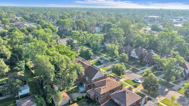 18961 Pennington Drive, Detroit, MI 48221